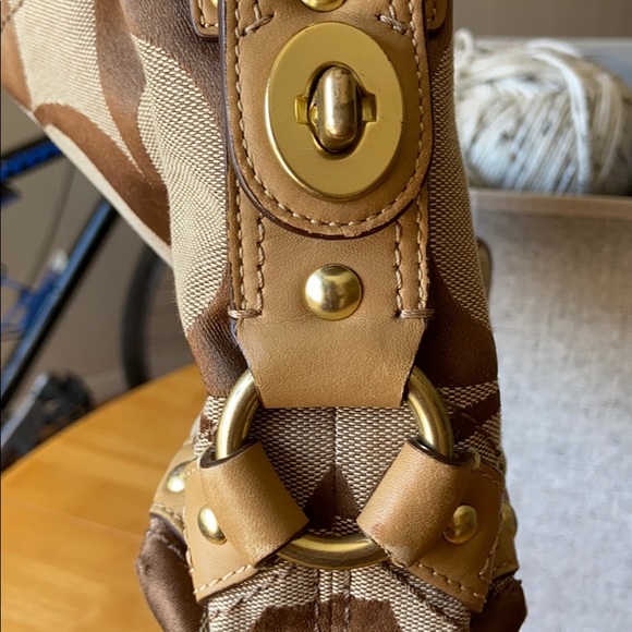 Coach shoulder **last week available** - Picture 6 of 12